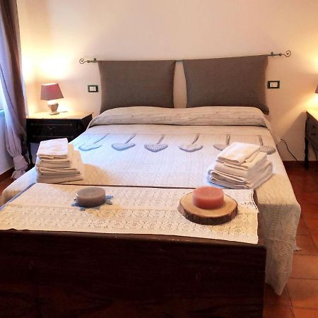 شقة Civitella Del Lago  في Le Casette Di Civitella- La Casa Di Rolando E Gina المظهر الخارجي الصورة