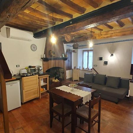شقة Civitella Del Lago  في Le Casette Di Civitella- La Casa Di Rolando E Gina المظهر الخارجي الصورة