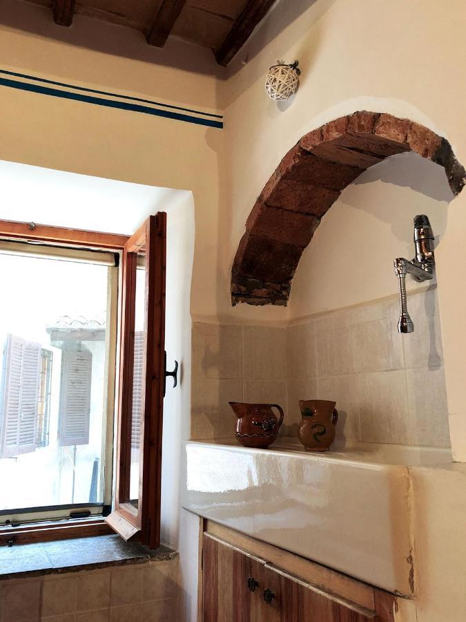 شقة Civitella Del Lago  في Le Casette Di Civitella- La Casa Di Rolando E Gina المظهر الخارجي الصورة